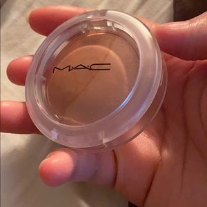 Mac so natural glow play blush